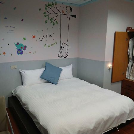 Papa Bear'S Guesthouse Taichung Exterior foto