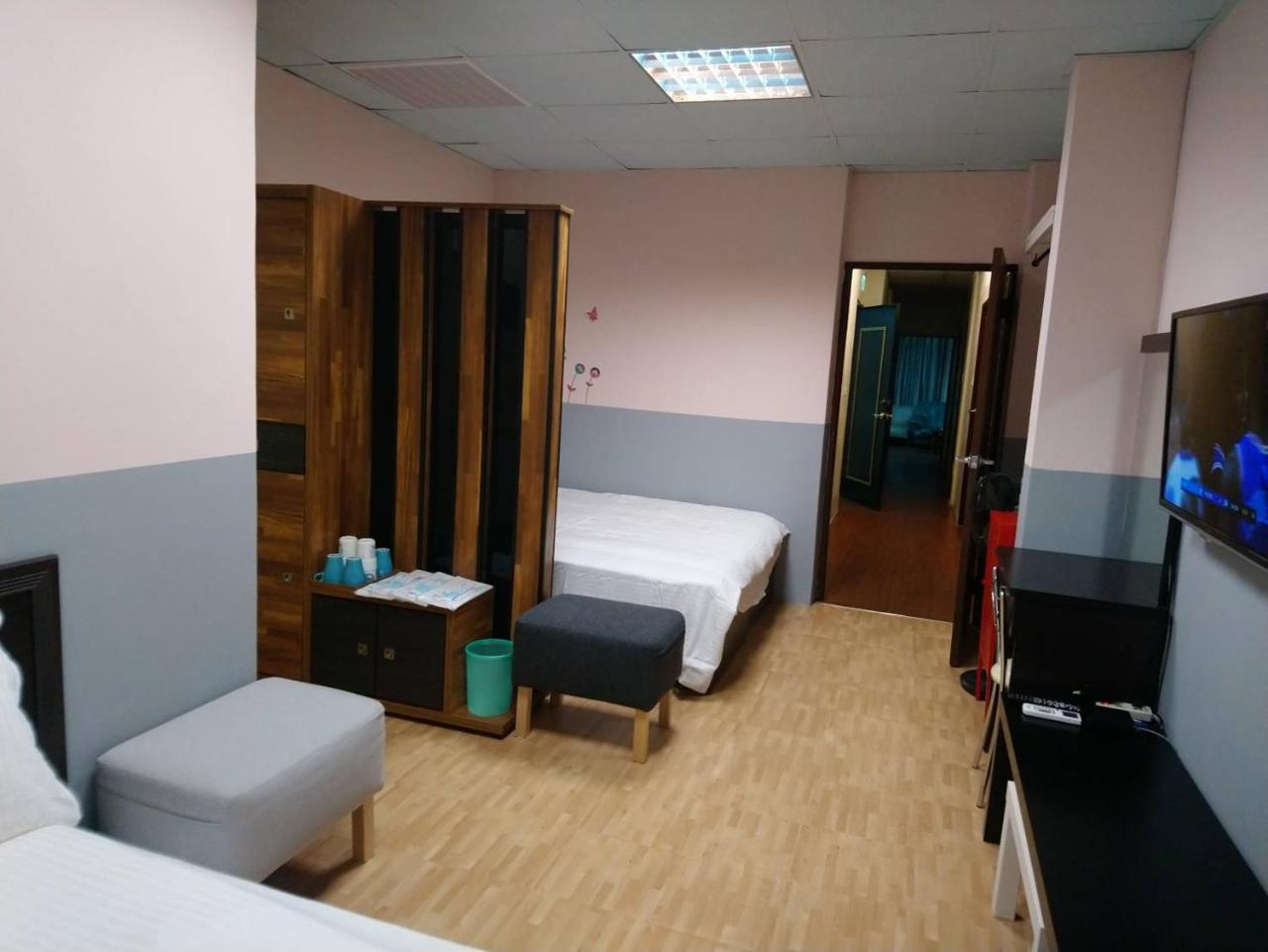 Papa Bear'S Guesthouse Taichung Exterior foto