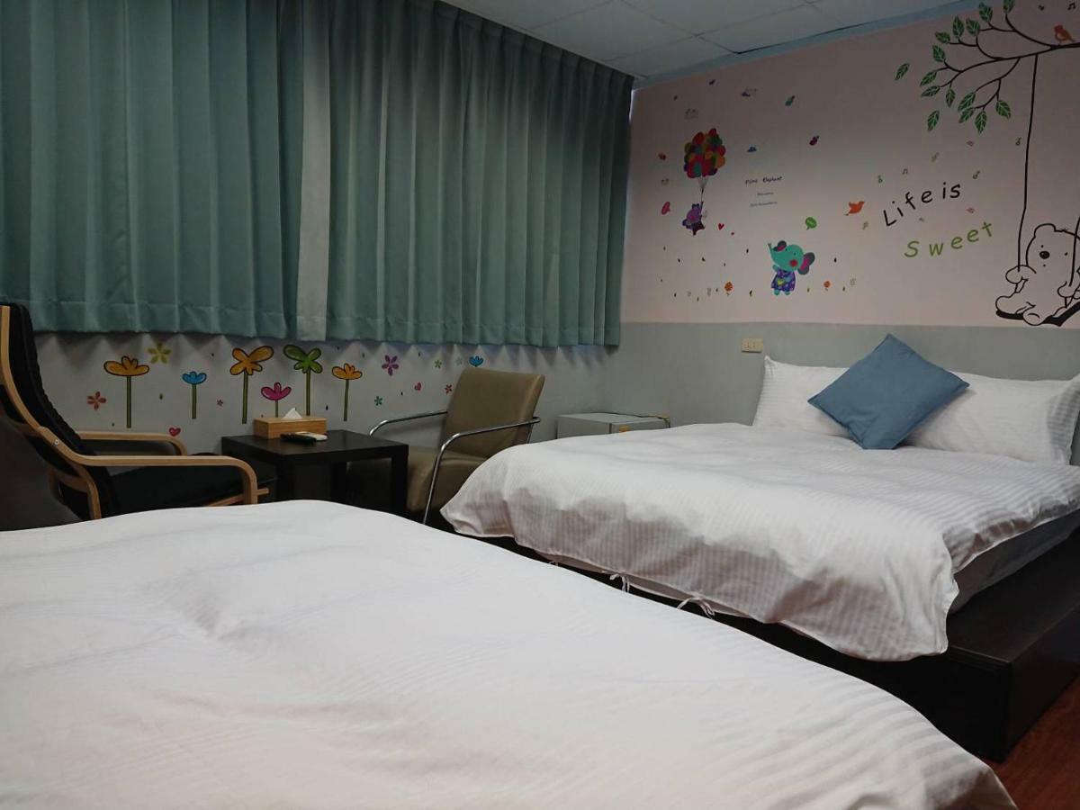 Papa Bear'S Guesthouse Taichung Exterior foto