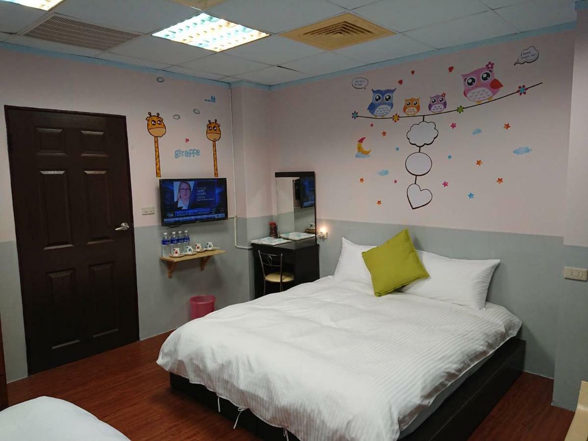 Papa Bear'S Guesthouse Taichung Exterior foto