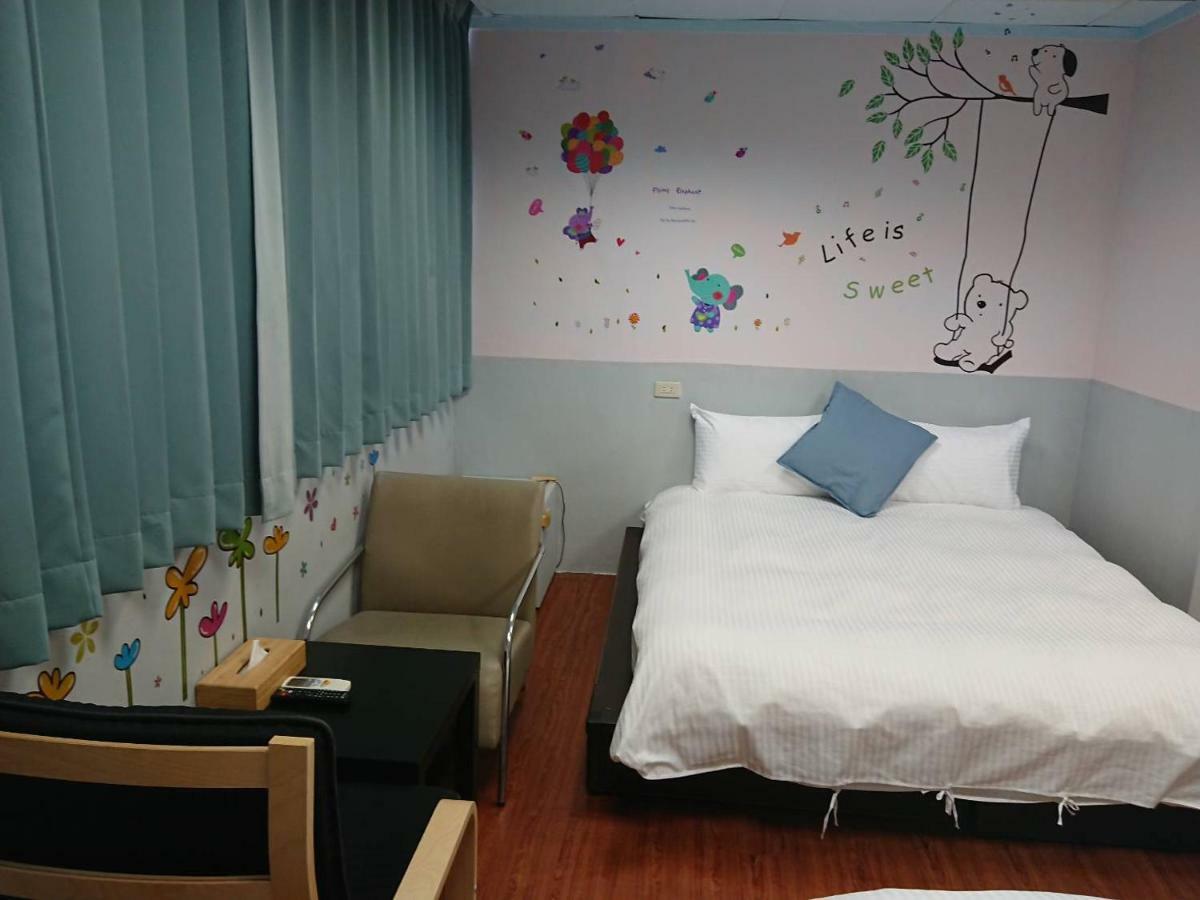 Papa Bear'S Guesthouse Taichung Exterior foto