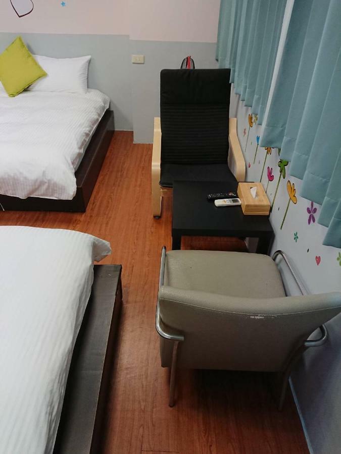 Papa Bear'S Guesthouse Taichung Exterior foto